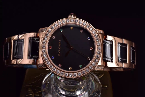 ブルガリ時計正面デザイン